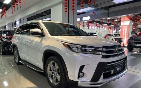 Toyota Highlander III, 2021 год, 2 500 200 рублей, 2 фотография