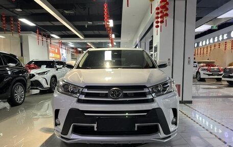 Toyota Highlander III, 2021 год, 2 500 200 рублей, 3 фотография