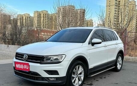 Volkswagen Tiguan II, 2019 год, 1 900 443 рублей, 3 фотография