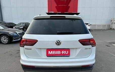 Volkswagen Tiguan II, 2019 год, 1 900 443 рублей, 2 фотография