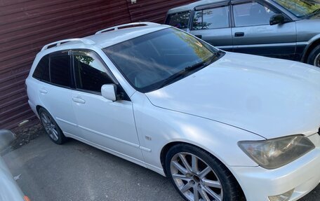 Toyota Altezza, 2002 год, 690 000 рублей, 2 фотография