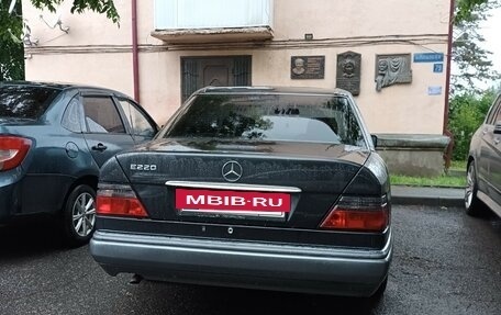 Mercedes-Benz E-Класс, 1995 год, 580 000 рублей, 2 фотография