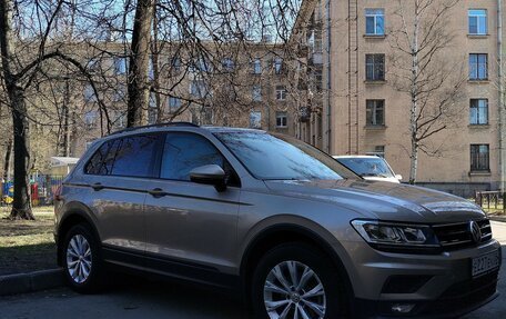 Volkswagen Tiguan II, 2019 год, 2 300 000 рублей, 2 фотография