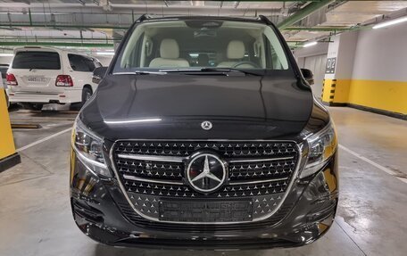Mercedes-Benz V-Класс, 2024 год, 16 500 000 рублей, 2 фотография