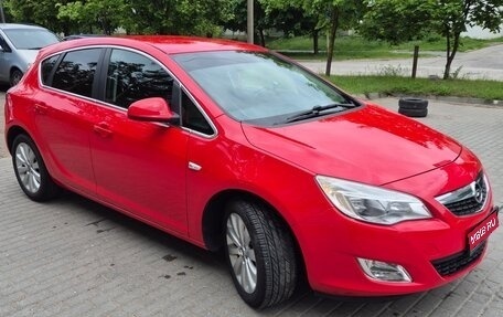 Opel Astra J, 2012 год, 900 000 рублей, 1 фотография