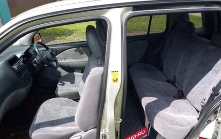 Toyota Raum I, 2000 год, 380 000 рублей, 1 фотография