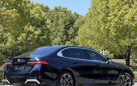 BMW 5 серия, 2025 год, 6 500 000 рублей, 2 фотография