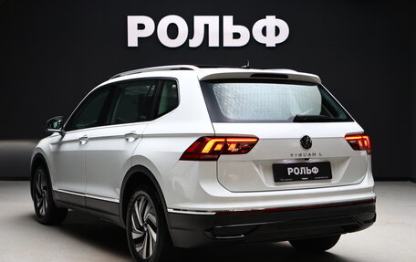 Volkswagen Tiguan II, 2024 год, 4 550 000 рублей, 2 фотография