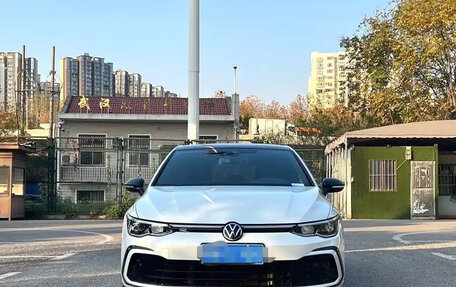 Volkswagen Golf VIII, 2022 год, 1 750 000 рублей, 3 фотография
