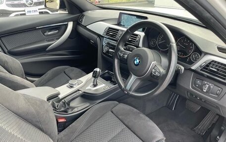BMW 3 серия, 2017 год, 1 430 000 рублей, 11 фотография