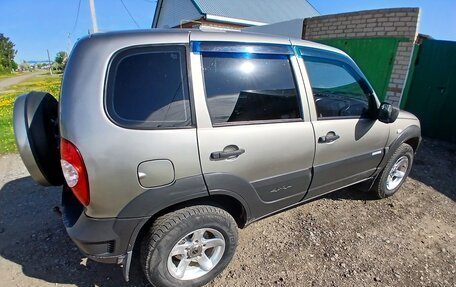 Chevrolet Niva I рестайлинг, 2011 год, 500 000 рублей, 2 фотография