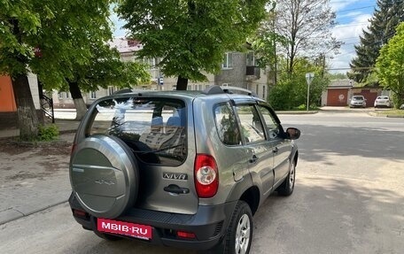 Chevrolet Niva I рестайлинг, 2011 год, 555 000 рублей, 3 фотография