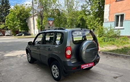 Chevrolet Niva I рестайлинг, 2011 год, 555 000 рублей, 2 фотография