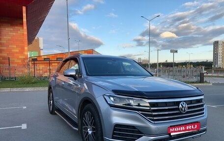 Volkswagen Touareg III, 2018 год, 5 300 000 рублей, 2 фотография