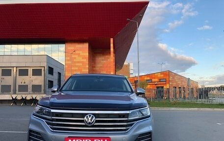 Volkswagen Touareg III, 2018 год, 5 300 000 рублей, 3 фотография