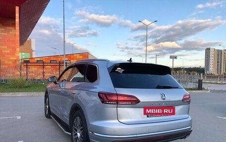Volkswagen Touareg III, 2018 год, 5 300 000 рублей, 5 фотография