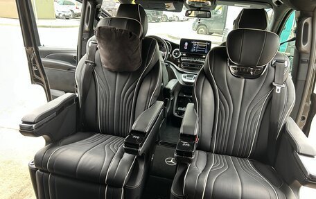 Mercedes-Benz V-Класс, 2018 год, 6 950 000 рублей, 3 фотография
