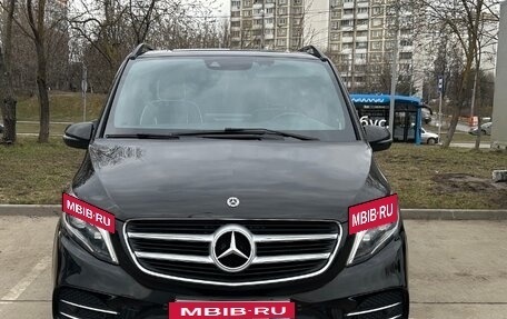 Mercedes-Benz V-Класс, 2018 год, 6 950 000 рублей, 4 фотография
