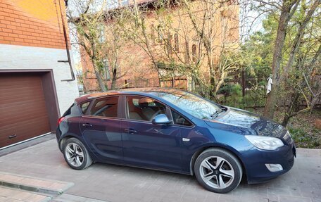Opel Astra J, 2011 год, 780 000 рублей, 3 фотография