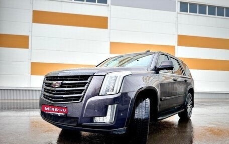 Cadillac Escalade IV, 2018 год, 5 400 000 рублей, 2 фотография