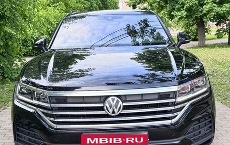 Volkswagen Touareg III, 2018 год, 4 990 000 рублей, 2 фотография