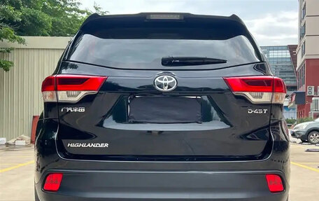 Toyota Highlander III, 2020 год, 2 510 000 рублей, 3 фотография