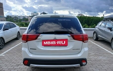 Mitsubishi Outlander III рестайлинг 3, 2017 год, 1 900 000 рублей, 5 фотография