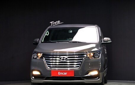 Hyundai Grand Starex Grand Starex I рестайлинг 2, 2020 год, 2 943 000 рублей, 3 фотография