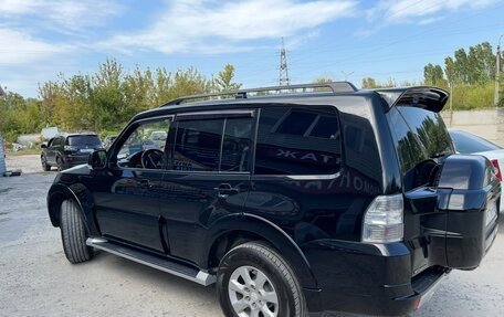 Mitsubishi Pajero IV, 2014 год, 2 380 000 рублей, 3 фотография