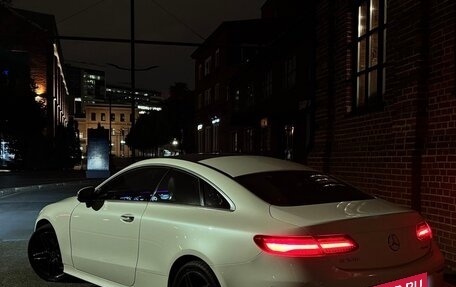 Mercedes-Benz E-Класс, 2019 год, 3 690 000 рублей, 4 фотография
