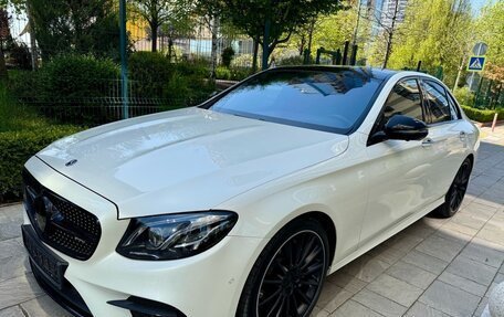 Mercedes-Benz E-Класс, 2018 год, 5 500 000 рублей, 3 фотография
