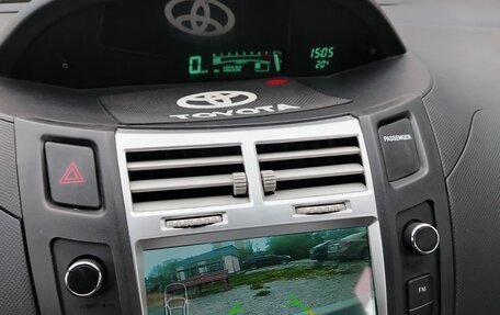 Toyota Yaris III рестайлинг, 2008 год, 700 000 рублей, 4 фотография
