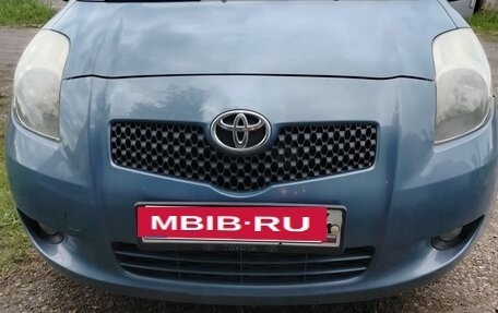 Toyota Yaris III рестайлинг, 2008 год, 700 000 рублей, 3 фотография
