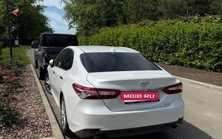 Toyota Camry, 2022 год, 3 700 000 рублей, 2 фотография