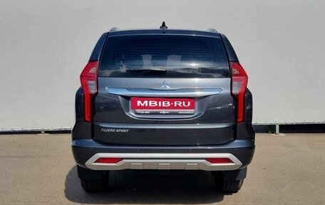 Mitsubishi Pajero Sport III рестайлинг, 2022 год, 4 600 000 рублей, 6 фотография