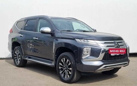 Mitsubishi Pajero Sport III рестайлинг, 2022 год, 4 600 000 рублей, 3 фотография