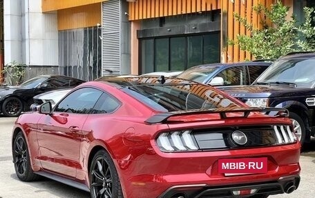 Ford Mustang VI рестайлинг, 2021 год, 2 930 400 рублей, 4 фотография