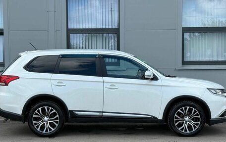 Mitsubishi Outlander III рестайлинг 3, 2016 год, 1 444 000 рублей, 4 фотография