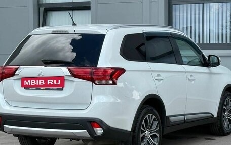Mitsubishi Outlander III рестайлинг 3, 2016 год, 1 444 000 рублей, 5 фотография