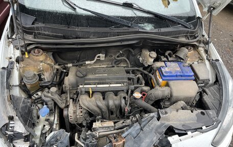 Hyundai Solaris II рестайлинг, 2011 год, 340 000 рублей, 6 фотография