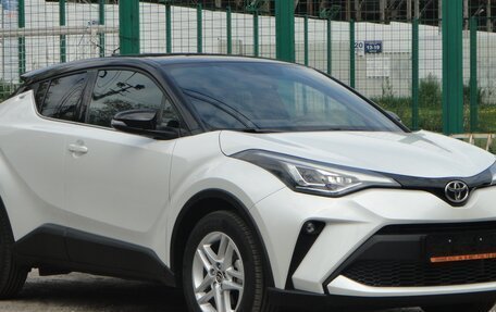 Toyota C-HR I рестайлинг, 2022 год, 3 150 000 рублей, 3 фотография