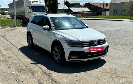 Volkswagen Tiguan II, 2018 год, 2 700 000 рублей, 2 фотография