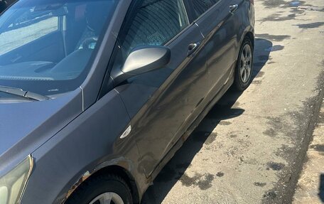 Hyundai Solaris II рестайлинг, 2011 год, 385 000 рублей, 2 фотография