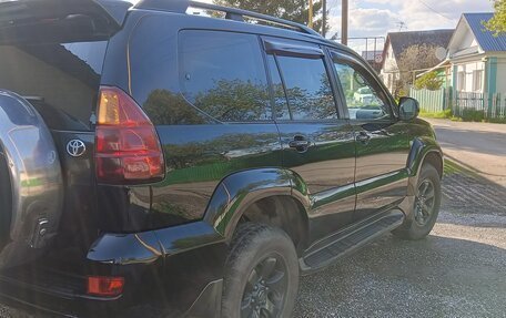 Toyota Land Cruiser Prado 120 рестайлинг, 2003 год, 2 200 000 рублей, 3 фотография
