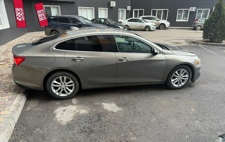 Chevrolet Malibu IX, 2017 год, 950 000 рублей, 2 фотография