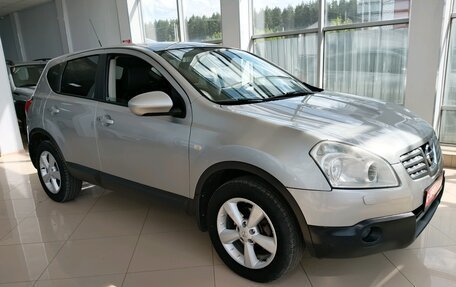 Nissan Qashqai, 2009 год, 865 000 рублей, 2 фотография