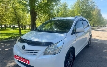 Toyota Verso I, 2010 год, 990 000 рублей, 2 фотография