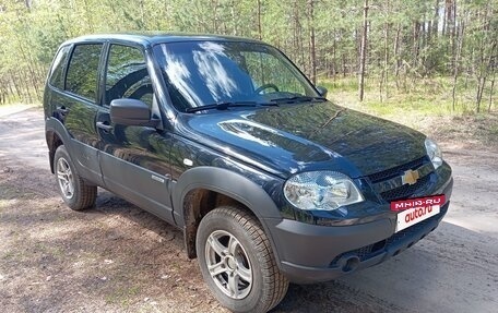Chevrolet Niva I рестайлинг, 2017 год, 950 000 рублей, 2 фотография