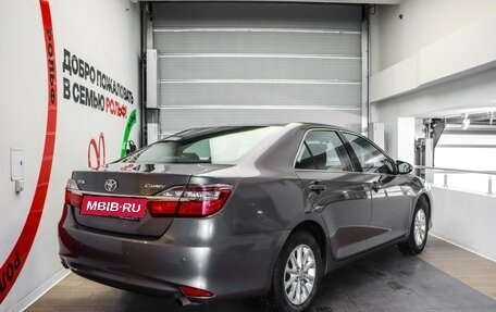 Toyota Camry, 2015 год, 1 575 000 рублей, 4 фотография