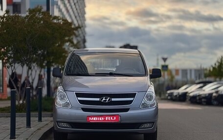Hyundai Grand Starex Grand Starex I рестайлинг 2, 2012 год, 1 800 000 рублей, 2 фотография